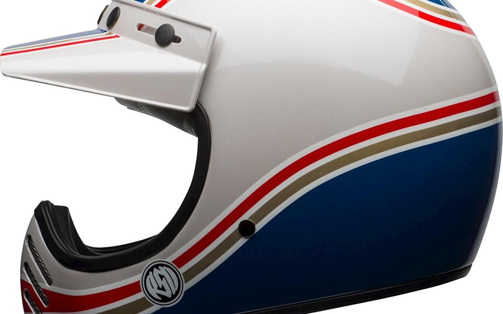 BELL MOTO HELMET Image 1 from 2