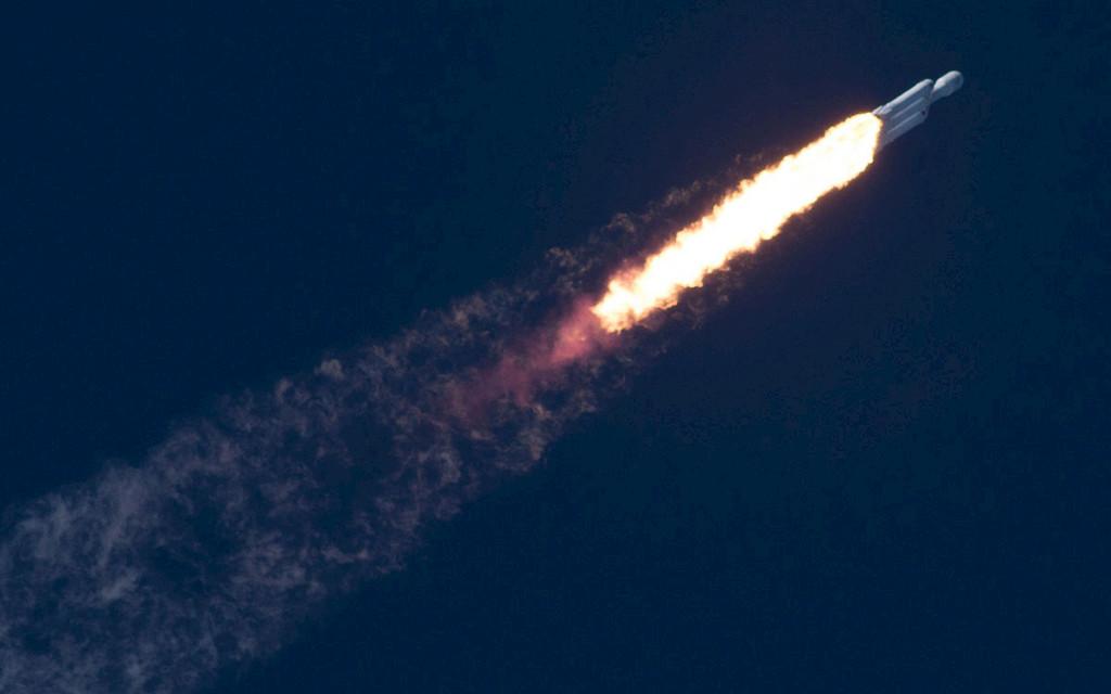 SPACEX | FALCON HEAVY - Die leistungsstärkste Rakete der Welt ist gestartet  Bild 6 von 8