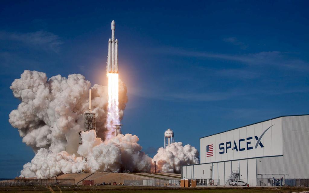 SPACEX | FALCON HEAVY - Die leistungsstärkste Rakete der Welt ist gestartet  Image 7 from 8