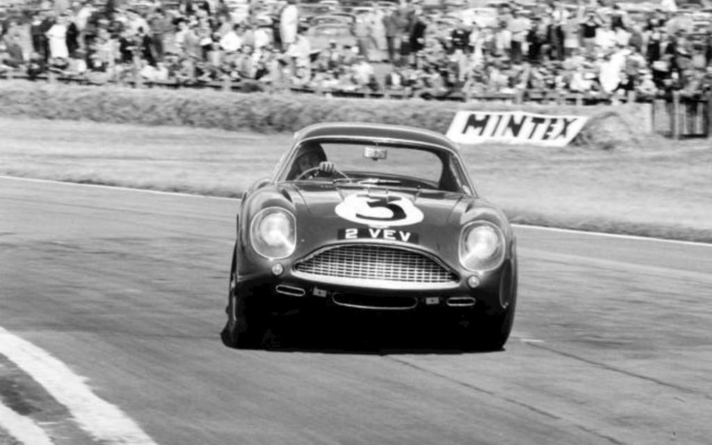 ASTON MARTIN | DB4 GT - ZAGATO - Kraft im Gentleman’s Racer  Image 3 from 4