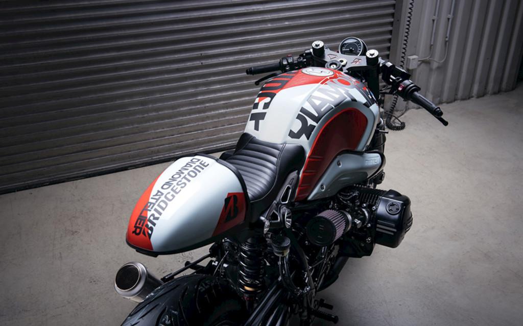 BMW RNineT | DIAMOND DA#15 - BRIDGESTONE - Atemberaubend moderner Performer Image 2 from 7