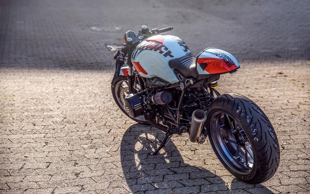 BMW RNineT | DIAMOND DA#15 - BRIDGESTONE - Atemberaubend moderner Performer Image 6 from 7