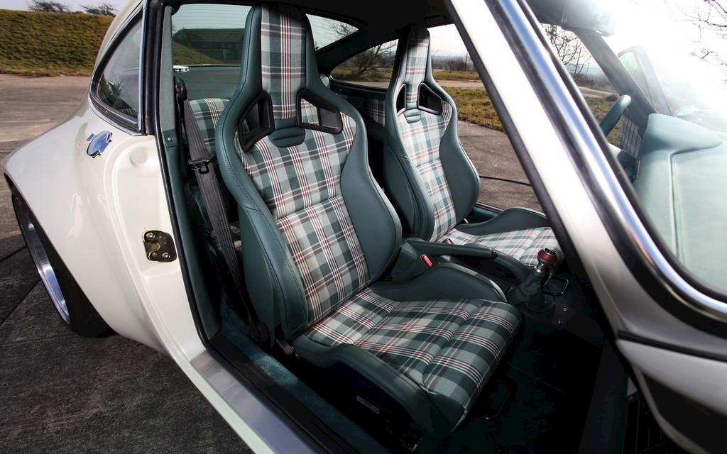 PORSCHE 993 | KAEGE - Luftgekühlte Perfektion in zeitlos innovativer Ästhetik Image 10 from 23