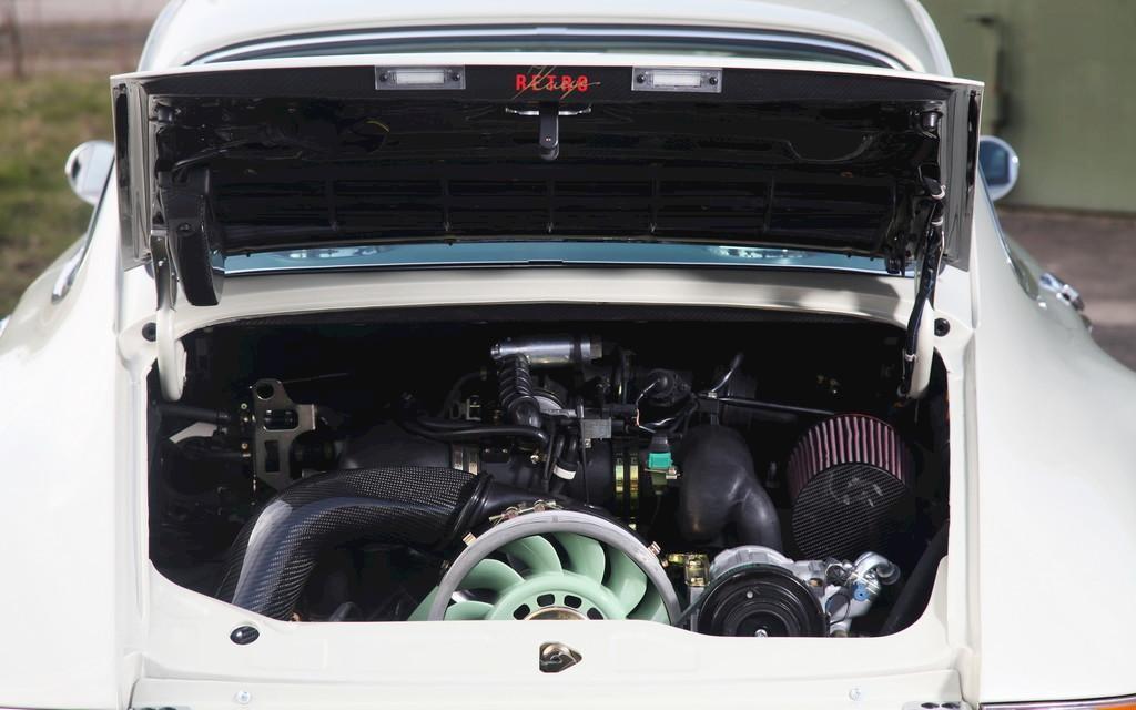 PORSCHE 993 | KAEGE - Luftgekühlte Perfektion in zeitlos innovativer Ästhetik Image 11 from 23
