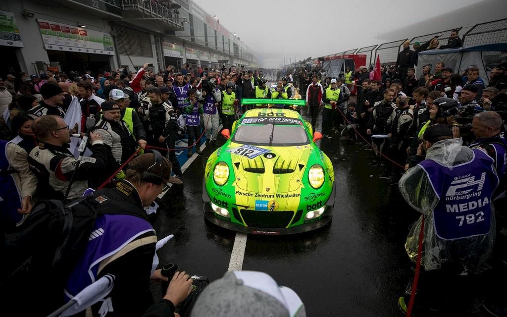 PORSCHE 911 | MANTHEY GT3 R triumphiert beim 24-Stunden-Rennen Image 3 from 8