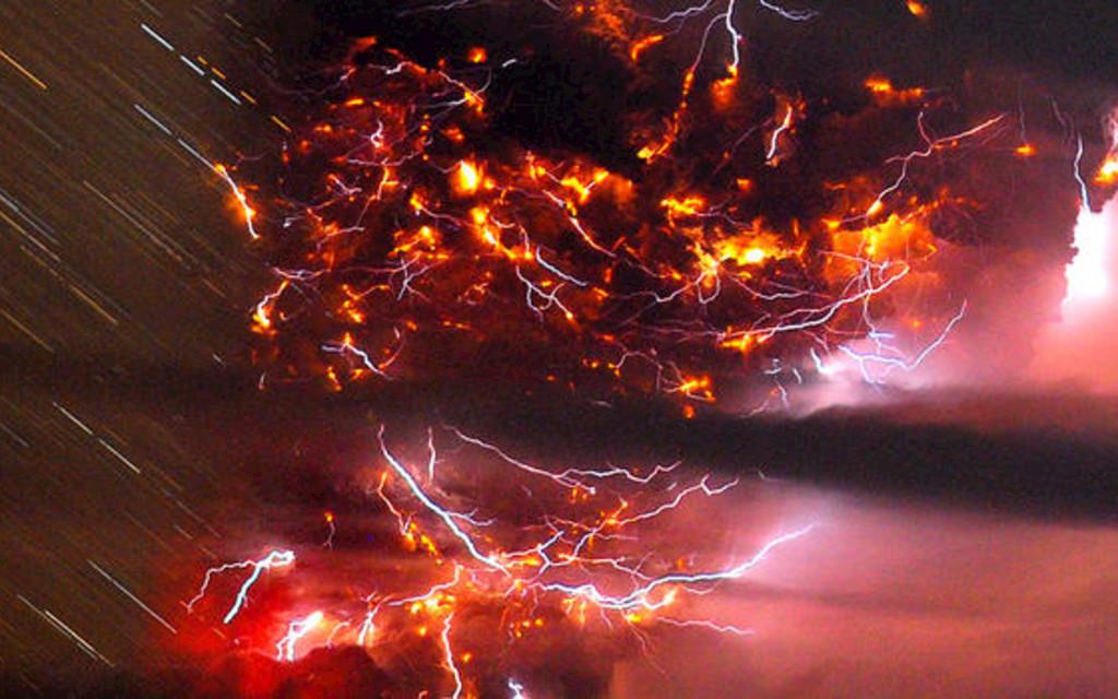 Die Luft knistert: Vulkanische Gewitter in Eruptionswolken  Bild 3 von 9