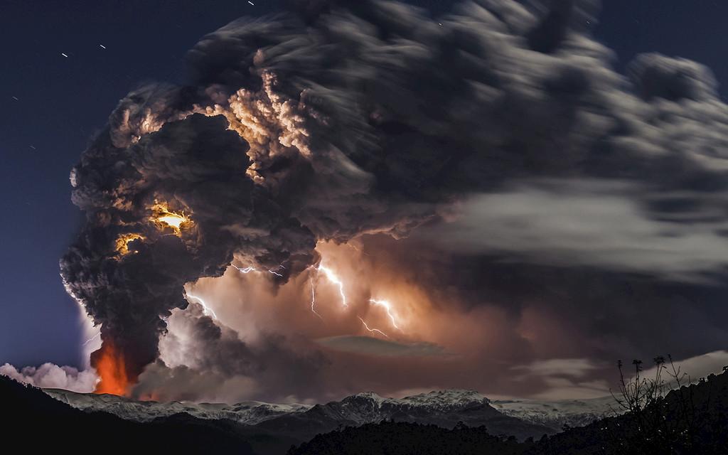 Die Luft knistert: Vulkanische Gewitter in Eruptionswolken  Bild 6 von 9