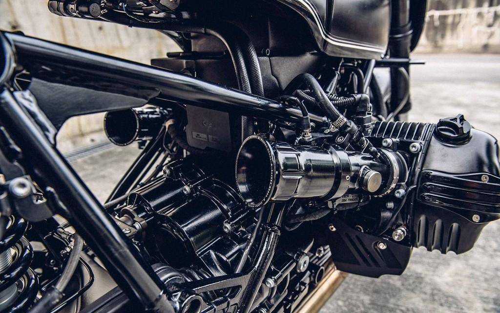 BMW RnineT | ROUGH CRAFTS - R9T Bavarian Fistfighter  Image 2 from 16