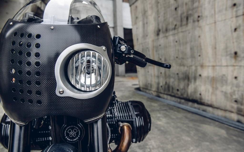 BMW RnineT | ROUGH CRAFTS - R9T Bavarian Fistfighter  Image 4 from 16