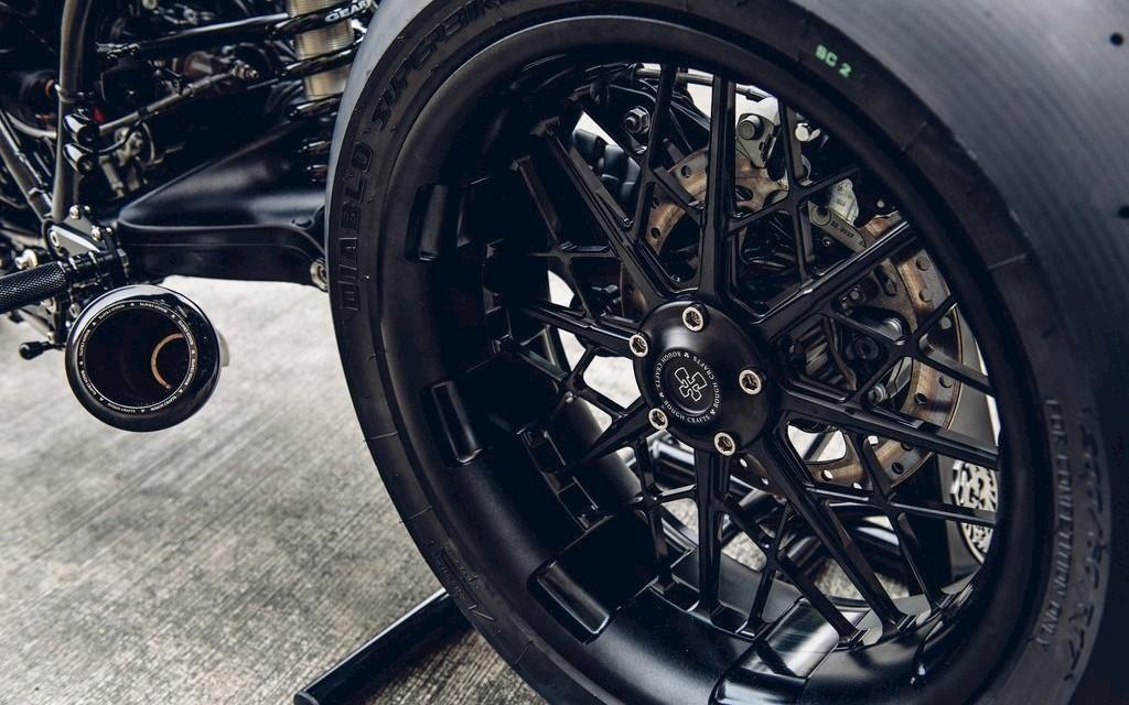 BMW RnineT | ROUGH CRAFTS - R9T Bavarian Fistfighter  Image 5 from 16