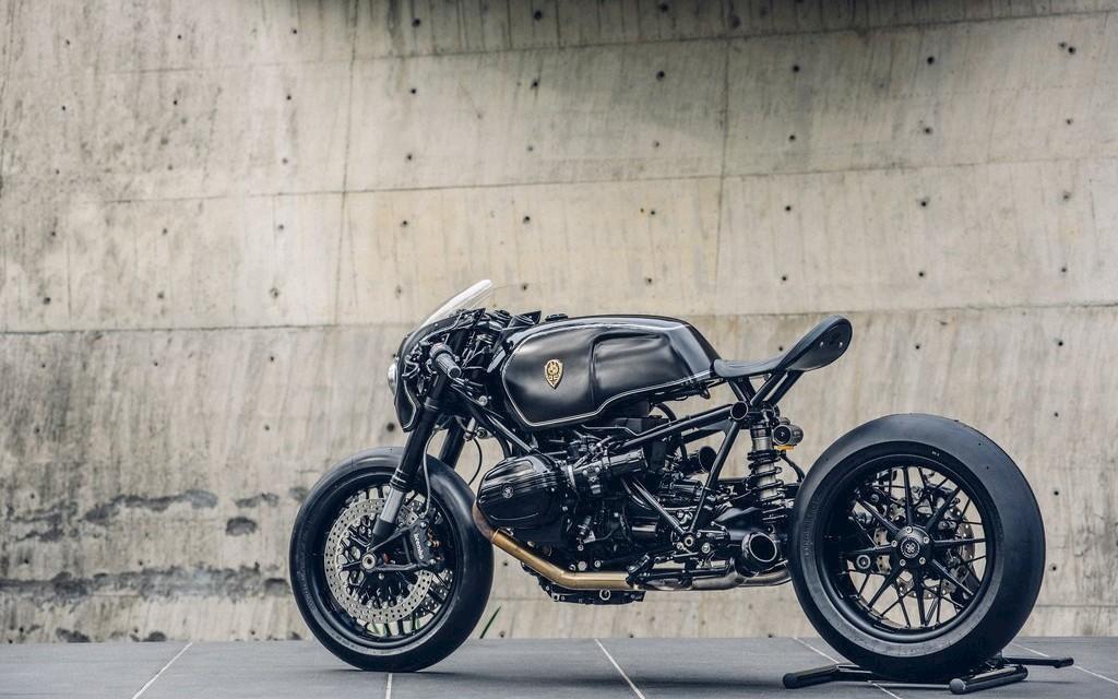 BMW RnineT | ROUGH CRAFTS - R9T Bavarian Fistfighter  Image 7 from 16
