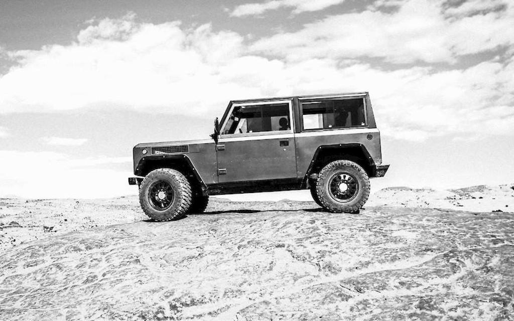 Sport Utility Truck vollelektrisch Bild 1 von 11