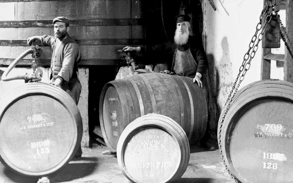 Bowmore Islay Single Malt Scotch Whisky 12 Jahre  Bild 1 von 3