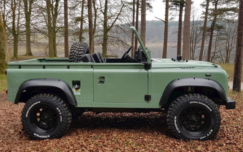 1993 Land Rover Defender 90 Pick Up Soft Top  Image 2 from 9