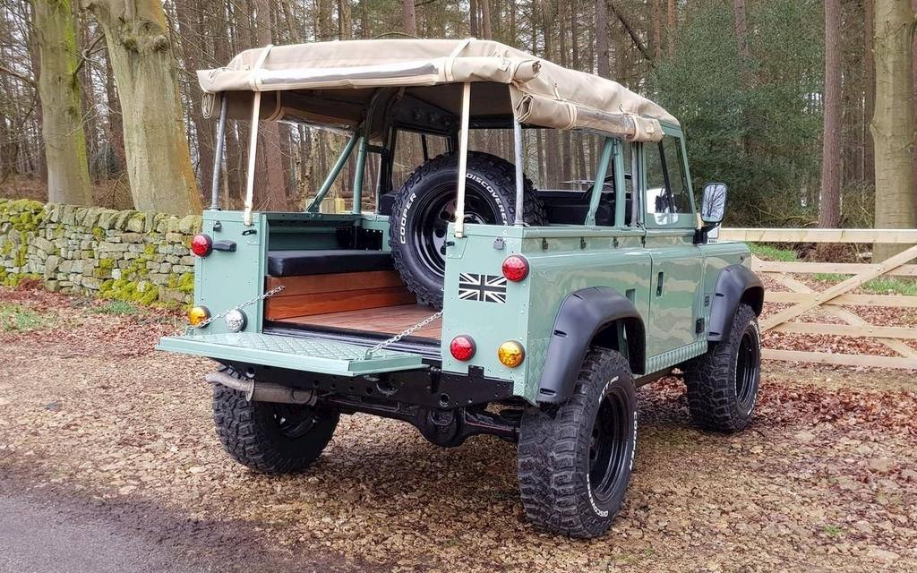 1993 Land Rover Defender 90 Pick Up Soft Top  Image 7 from 9