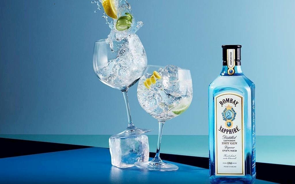 Bombay Sapphire London Dry Gin Image 2 from 2