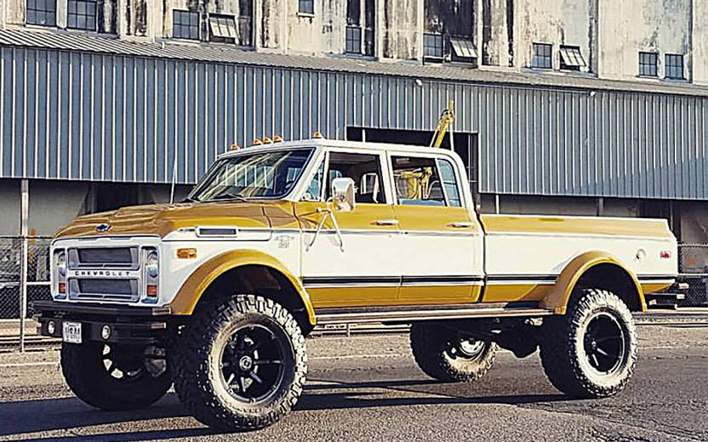 1972 Chevy K50 Crew Cab  Image 9 from 12