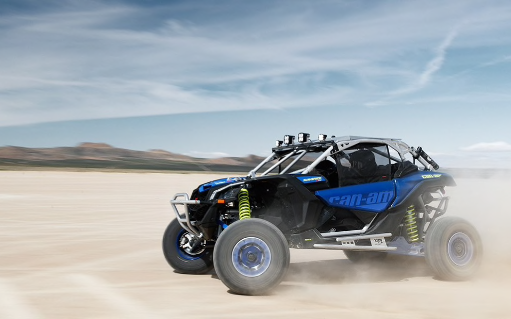 MAVERICK X RS TURBO RR - Pfeift auf Konventionen Bild 3 von 10