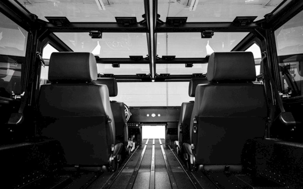 E-Auto | Bollinger 4x4 Design ohne Schnickschnack Image 4 from 11