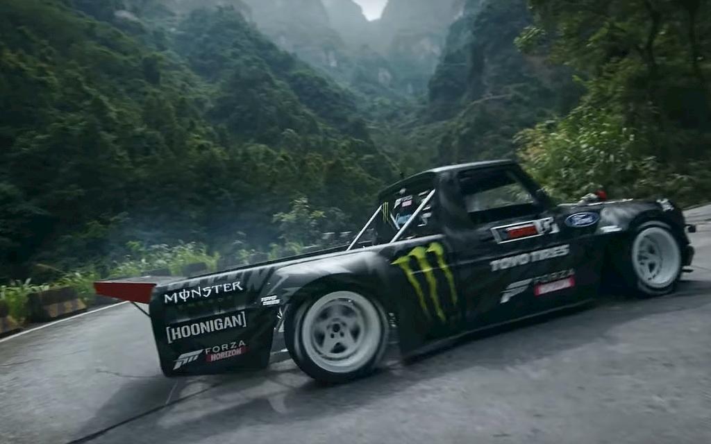 Ken Block vernichtet Chinas tödlichste Straße  Bild 1 von 6