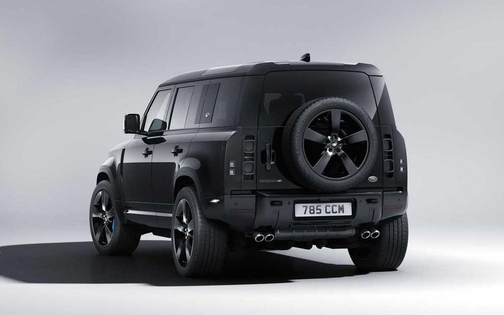 007 Defender V8 Bond Edition  Bild 1 von 10