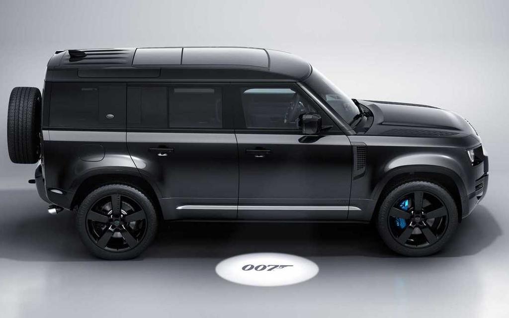 007 Defender V8 Bond Edition  Bild 7 von 10