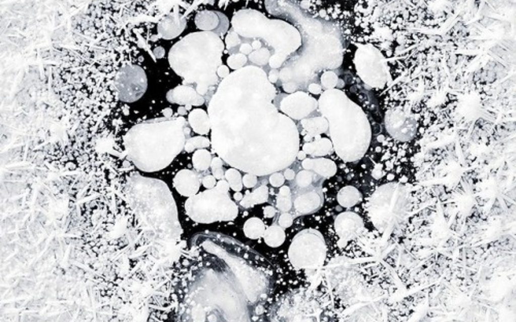Eisformationen gefrorener Methanblasen Bild 5 von 12