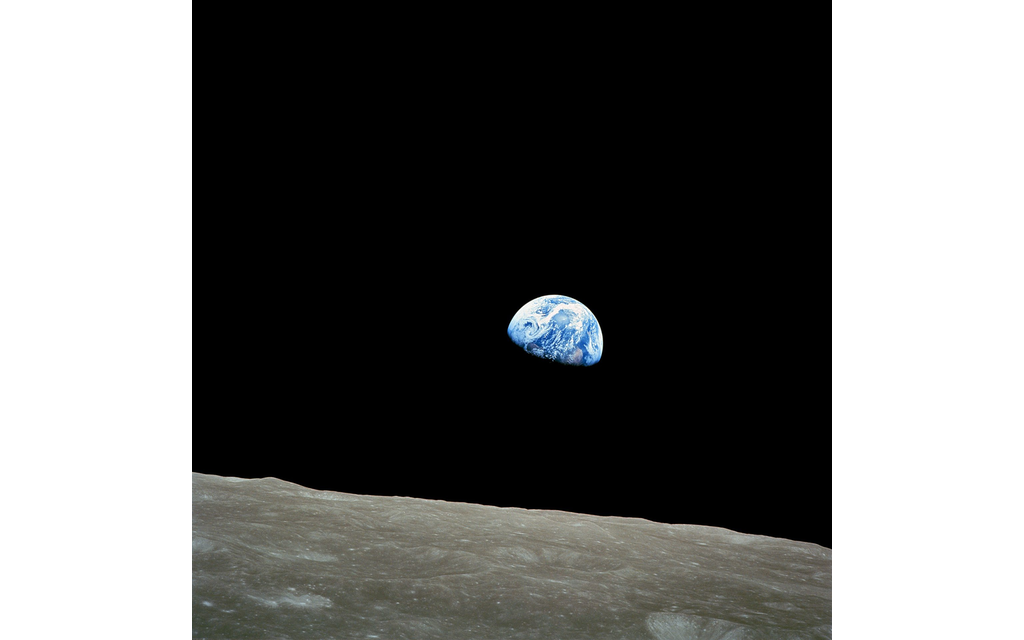 Apollo 8 Photo "Earthrise" | Erstes Bild des Erdaufgangs über dem Mondhorizont  Image 3 from 14