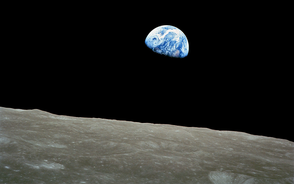 Apollo 8 Photo "Earthrise" | Erstes Bild des Erdaufgangs über dem Mondhorizont  Image 2 from 14