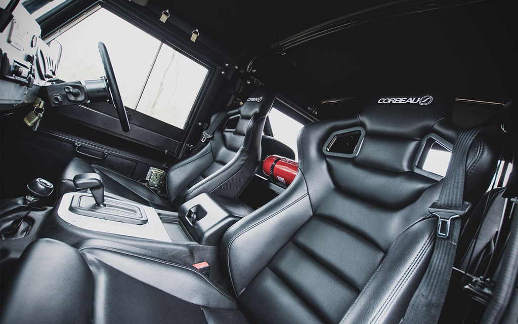 Land Rover Defender | Rugged Tactical Military Edition Image 3 from 19