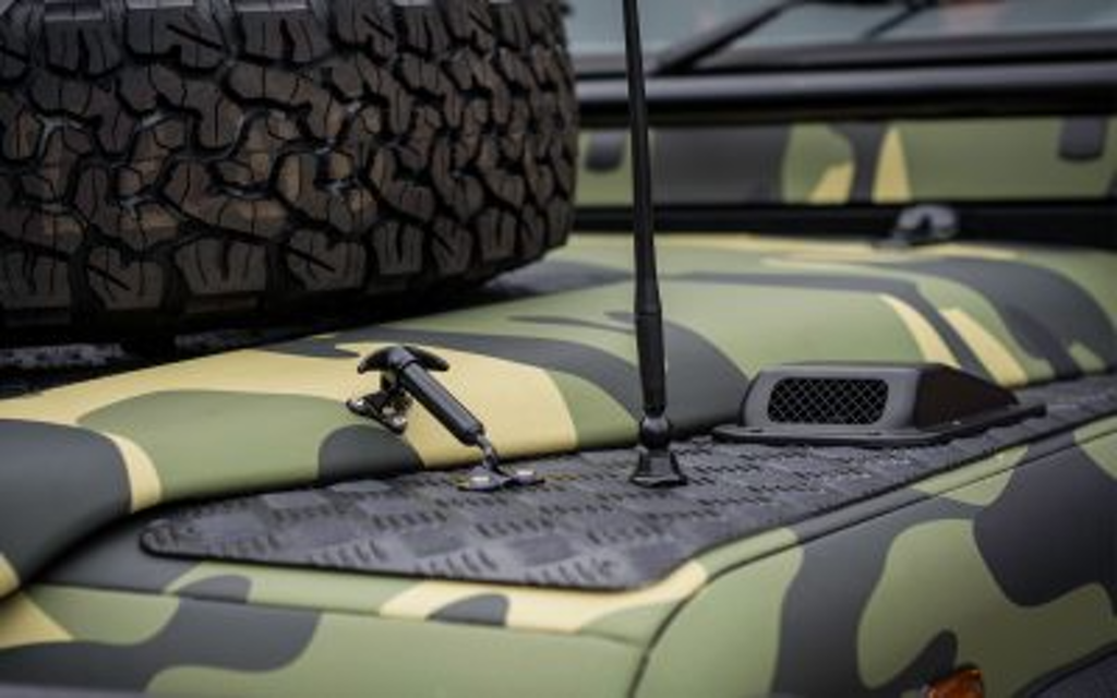 Land Rover Defender | Rugged Tactical Military Edition Bild 12 von 19