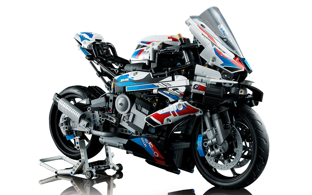 LEGO | Technic BMW M 1000 RR Atemberaubendes BMW Geschenk  Image 2 from 13