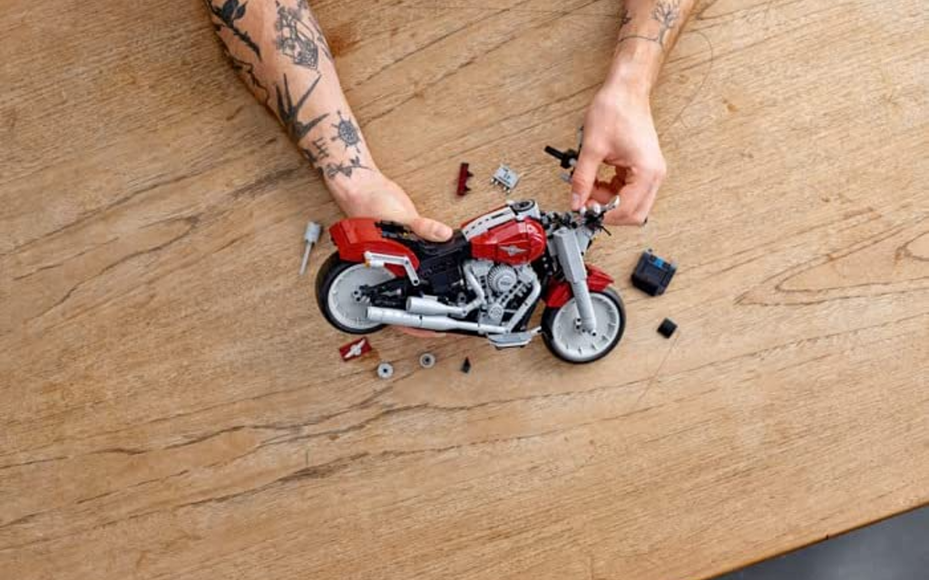 LEGO | Creator Expert Harley-Davidson Fat Boy zum Selberbauen Bild 6 von 7