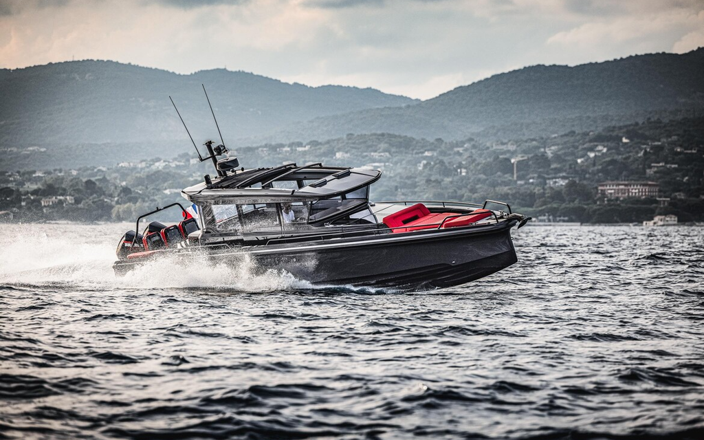 BRABUS POWER-BOAT | SHADOW 900 BLACK OPS - Go Anywhere SUV - 900 PS Kraftpaket für die See 