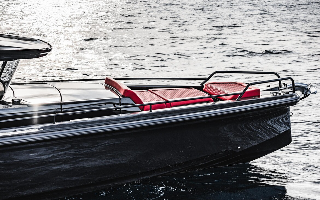BRABUS POWER-BOAT | SHADOW 900 BLACK OPS - Go Anywhere SUV - 900 PS Kraftpaket für die See  Image 11 from 16