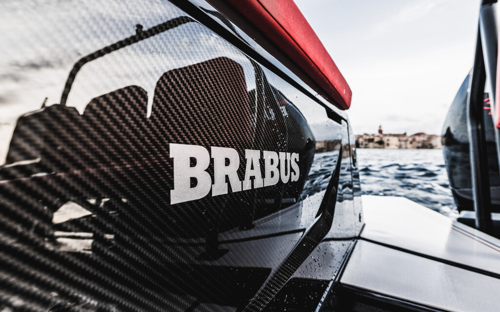 BRABUS POWER-BOAT | SHADOW 900 BLACK OPS - Go Anywhere SUV - 900 PS Kraftpaket für die See  Image 14 from 16