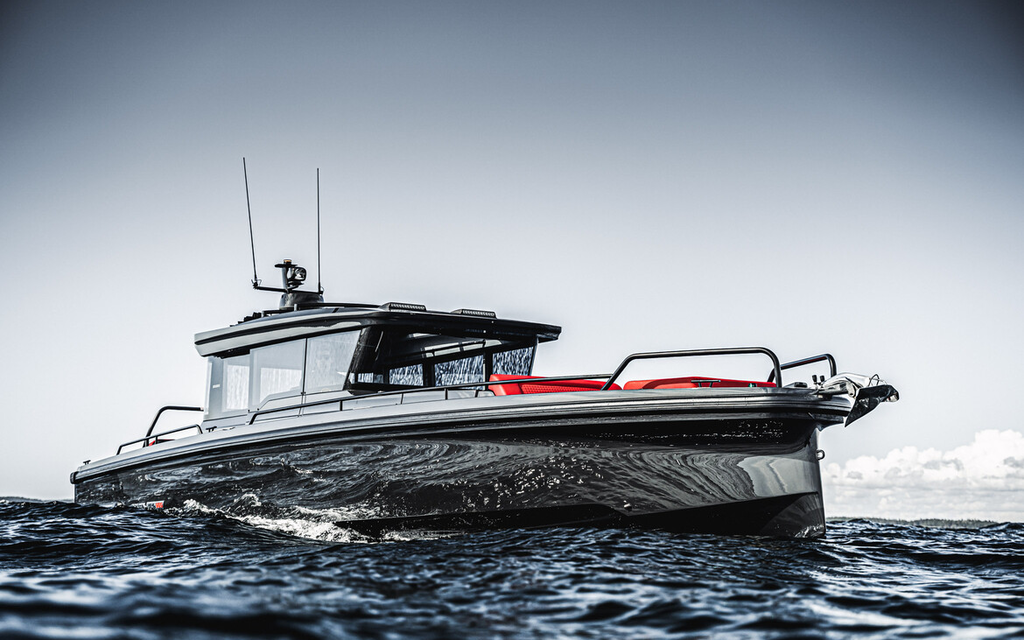 BRABUS POWER-BOAT | SHADOW 900 BLACK OPS - Go Anywhere SUV - 900 PS Kraftpaket für die See  Image 6 from 16