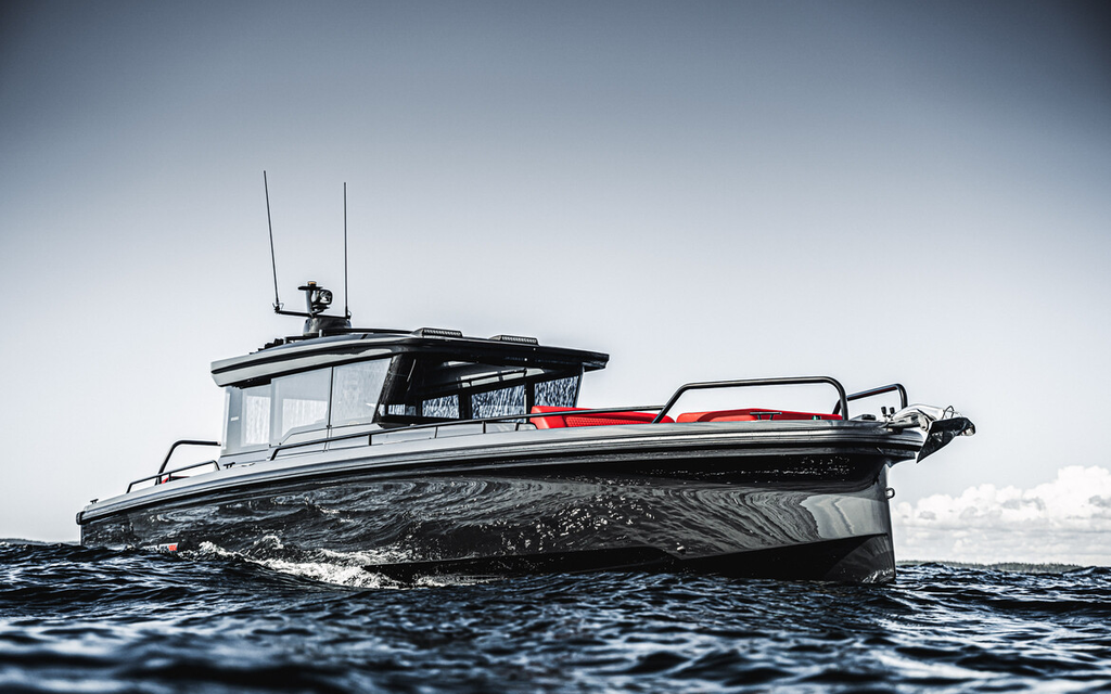 BRABUS POWER-BOAT | SHADOW 900 BLACK OPS - Go Anywhere SUV - 900 PS Kraftpaket für die See  Bild 6 von 16