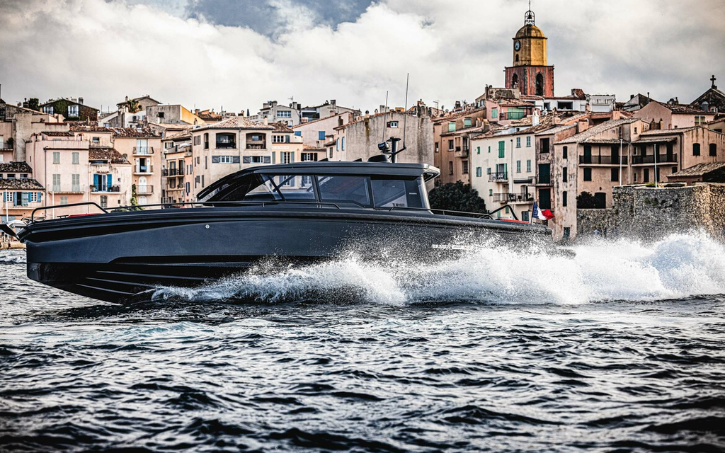BRABUS POWER-BOAT | SHADOW 900 BLACK OPS - Go Anywhere SUV - 900 PS Kraftpaket für die See  Image 4 from 16