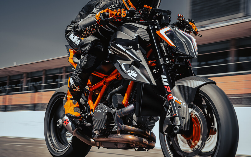 KTM 1290 SUPER DUKE RR | THE BEAST - Hyper Naked Bike mit 1:1 Power to Weight  Image 2 from 12
