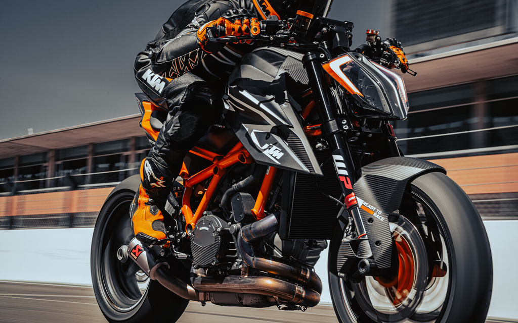 KTM 1290 SUPER DUKE RR | THE BEAST - Hyper Naked Bike mit 1:1 Power to Weight  Bild 2 von 12