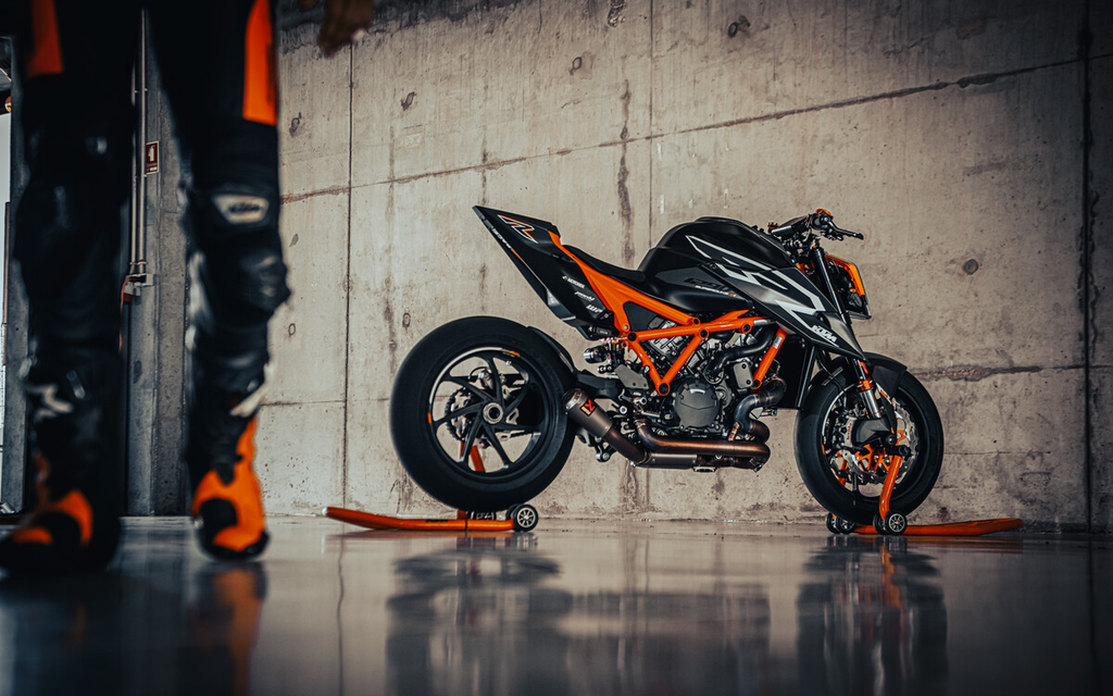 KTM 1290 SUPER DUKE RR | THE BEAST - Hyper Naked Bike mit 1:1 Power to Weight  Image 12 from 12