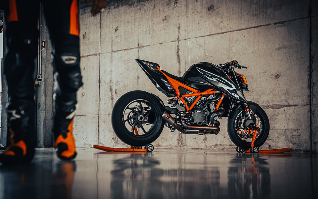 KTM 1290 SUPER DUKE RR | THE BEAST - Hyper Naked Bike mit 1:1 Power to Weight  Bild 12 von 12