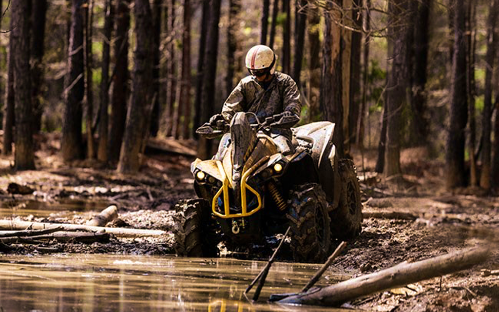 CAN-AM Renegade X MR 1000R | Das 4x4 Nashorn - Bestes Factory Mud ATV  Image 6 from 8