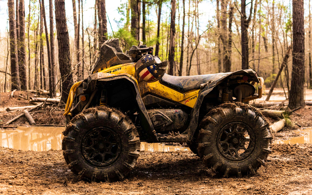 CAN-AM Renegade X MR 1000R | Das 4x4 Nashorn - Bestes Factory Mud ATV  Image 2 from 8
