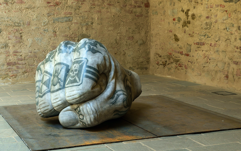 TATTOOS als Körperkunst | BadAss Marmor Skulptur & Yakuza  Bild 15 von 16