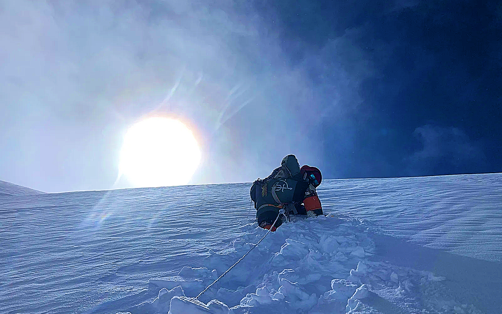 FILM TIPP | 14 Peaks "Nothing is Impossible" - 14 x 8.000 Meter Gipfel in sieben Monaten Image 12 from 17