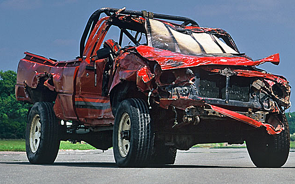 FILM TIPP | TOP GEAR - Killing a TOYOTA - Ist der Hilux Pickup Truck wirklich unzerstörbar?  Bild 1 von 7