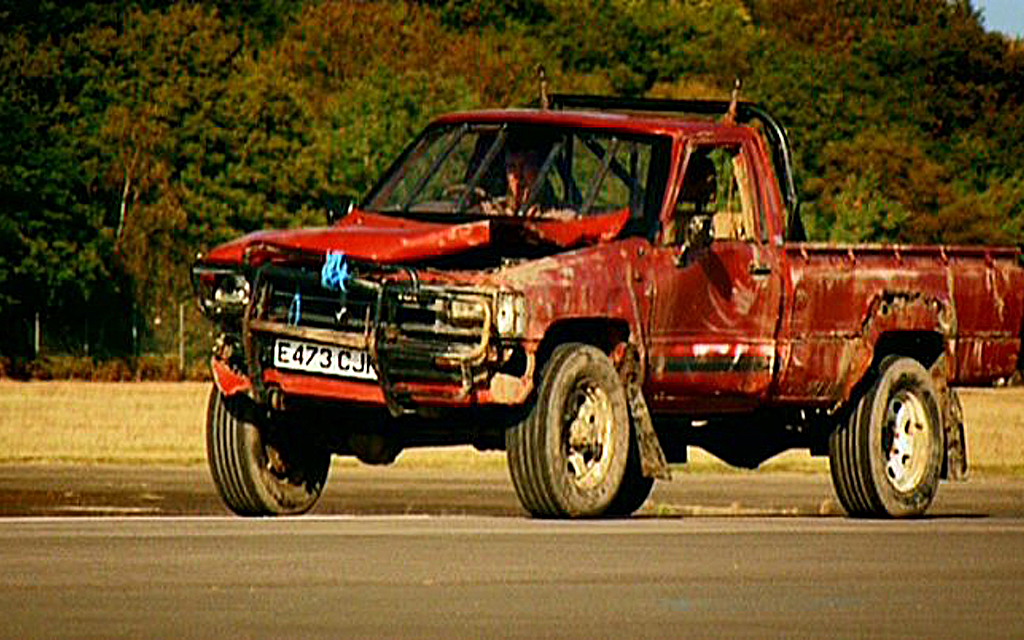 FILM TIPP | TOP GEAR - Killing a TOYOTA - Ist der Hilux Pickup Truck wirklich unzerstörbar?  Bild 4 von 7