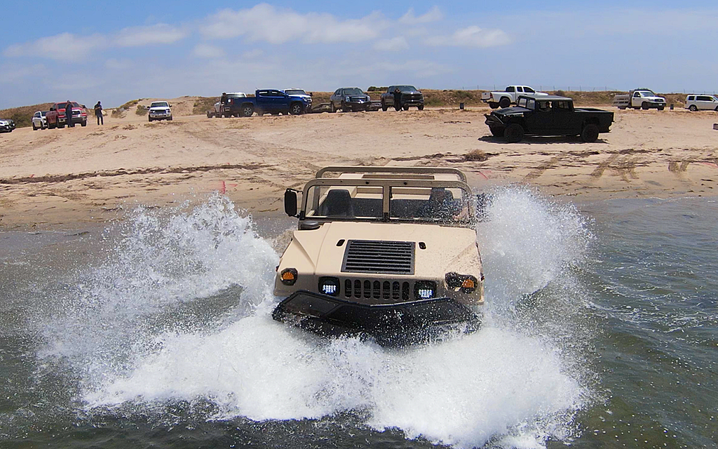 HUMVEE H1-Panther | Amphibien Off-Roader mit 65km/h High Speed auf dem Wasser Bild 13 von 16